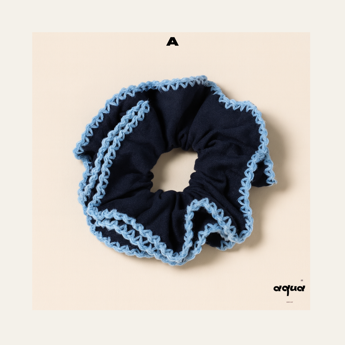 Blanket (Free scrunchie)